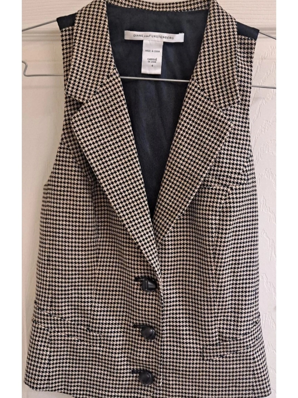 DVF Diane vonFurstenberg Vest Sz 4 plaid Designer Black Cream Exquisite Urban